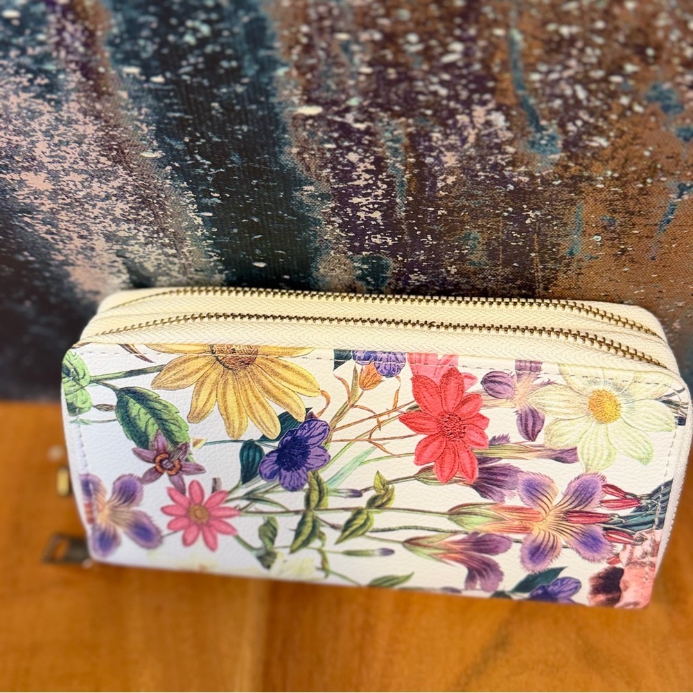 Cottagecore Botanical Garden Double
Zip-Around Wallet – White Faux Leather EUC - Picture 3 of 12